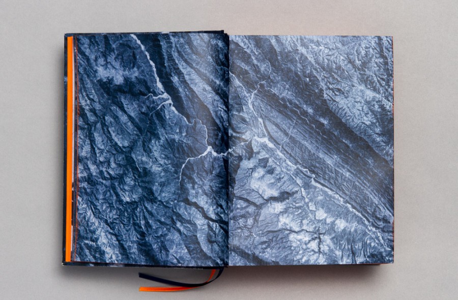 Charlotte Bräuer: Zora. Ein Entdeckerbuch